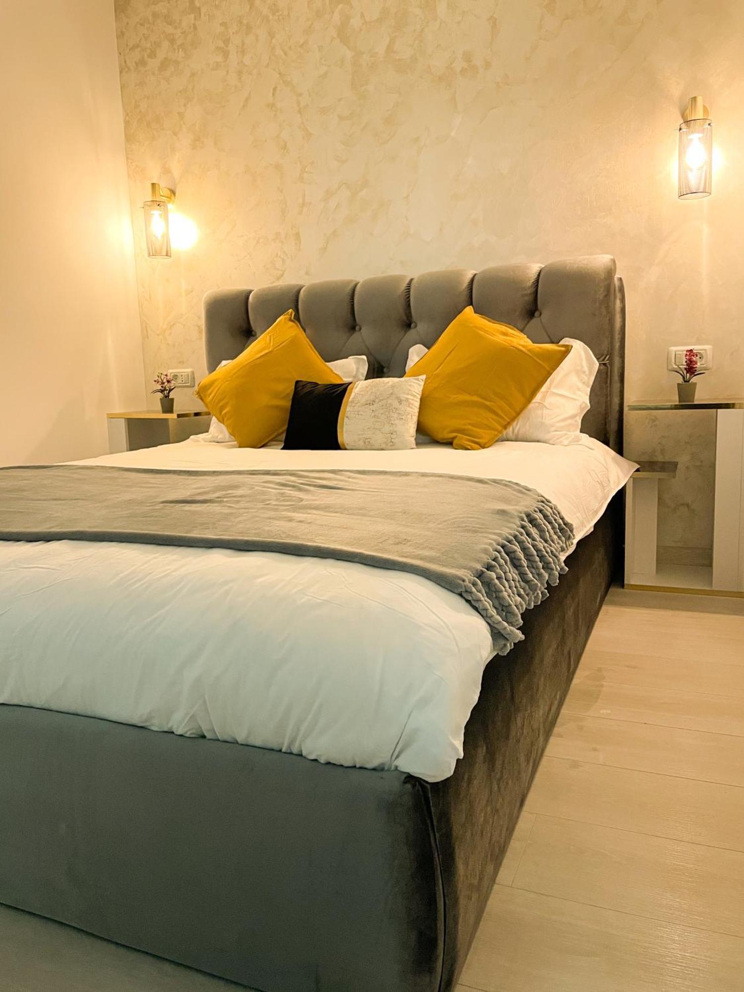 Ferienwohnung Metropolis Elegance Bukarest Zimmer foto